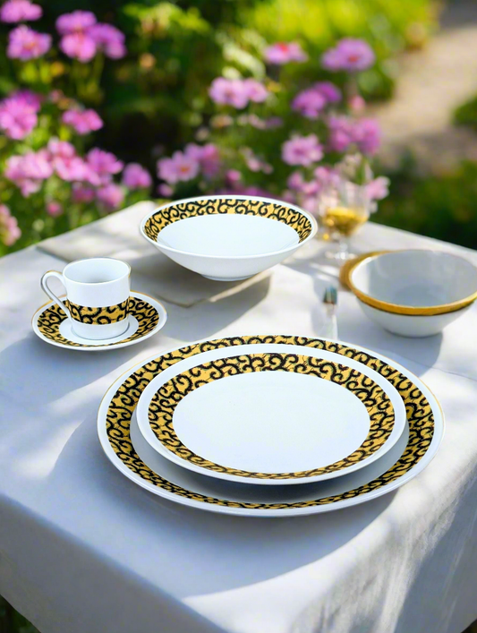 Tasse à Café en porcelaine fine Française fabriquée à la demande avec soucoupe motif africain WAX "macaroni ou Conseiller" jaune.