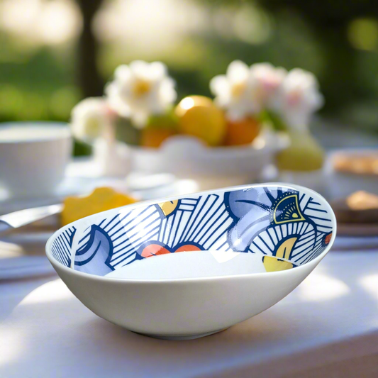 Saladier ovale en porcelaine fine Française fabriqué à la demande motif WAX anneau en spirale  "Fleurs de mariage"