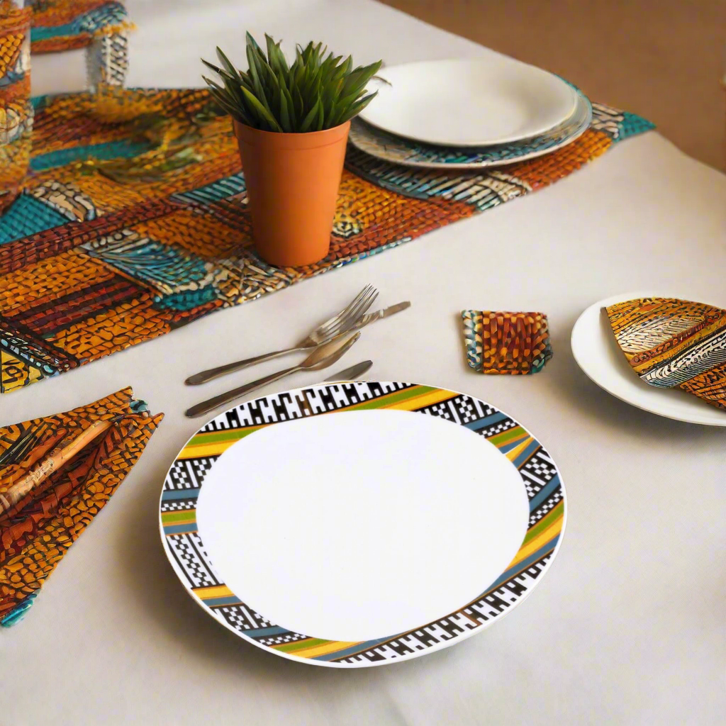 Coffret d'assiettes ovales en porcelaine fine Française fabriquées à la demande avec motif anneau tribal "tera tera", "kounta" "Kanta" dans coffret de 6 assiettes