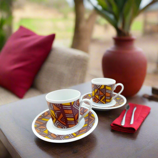 Tasse à Café avec soucoupe en porcelaine fine Française fabriquée à la demande motif Ethnique d'Afrique "Bogolan"