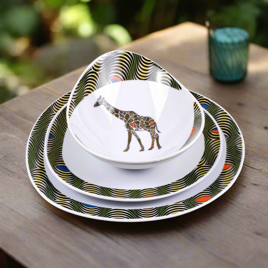 Coffret d'assiettes ovales en porcelaine fine Française fabriquées à la demande avec motif anneau WAX "Oeil de ma rivale" dans coffret de 6 assiettes