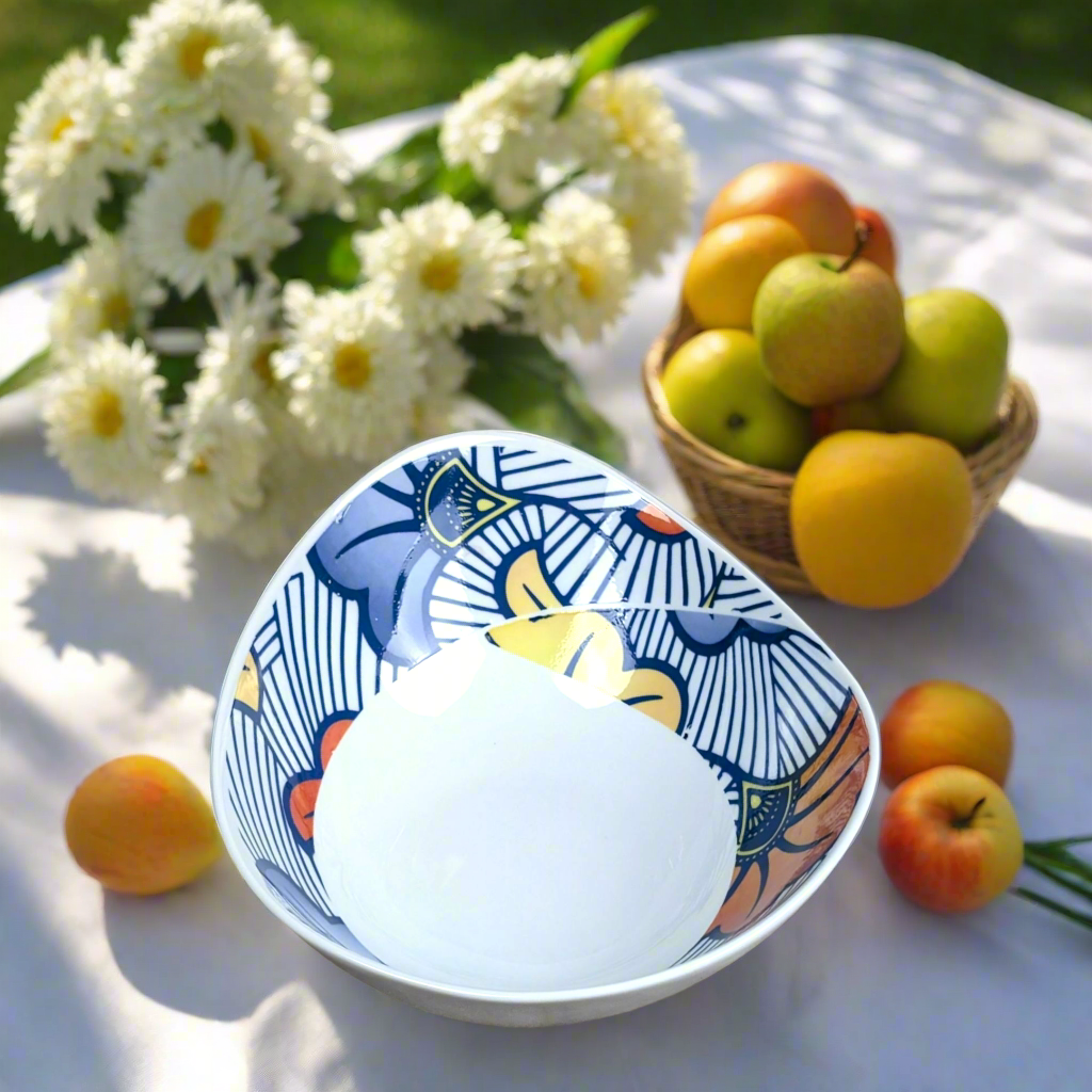 Saladier ovale en porcelaine fine Française fabriqué à la demande motif WAX anneau en spirale "Fleurs de mariage"