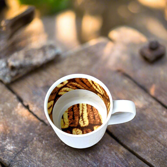 Mug en porcelaine fine Française fabriqué à la demande grenaillé à l'extérieur, motif de Côté d'Ivoire,  intérieur "Dida"