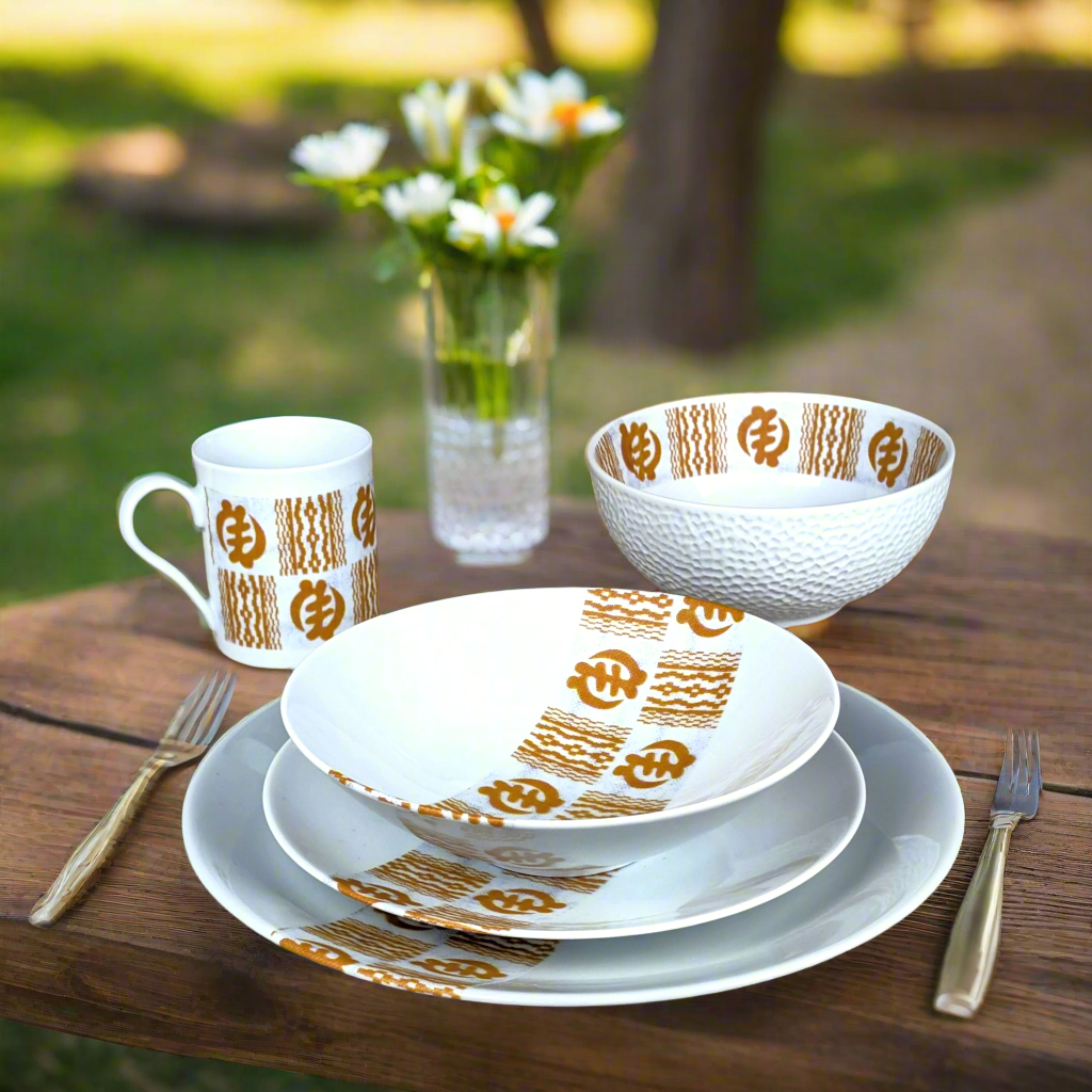 Mug en porcelaine fine Française fabriqué à la demande, motif de Côtes d'Ivoire, extérieur "Adinkra doré"