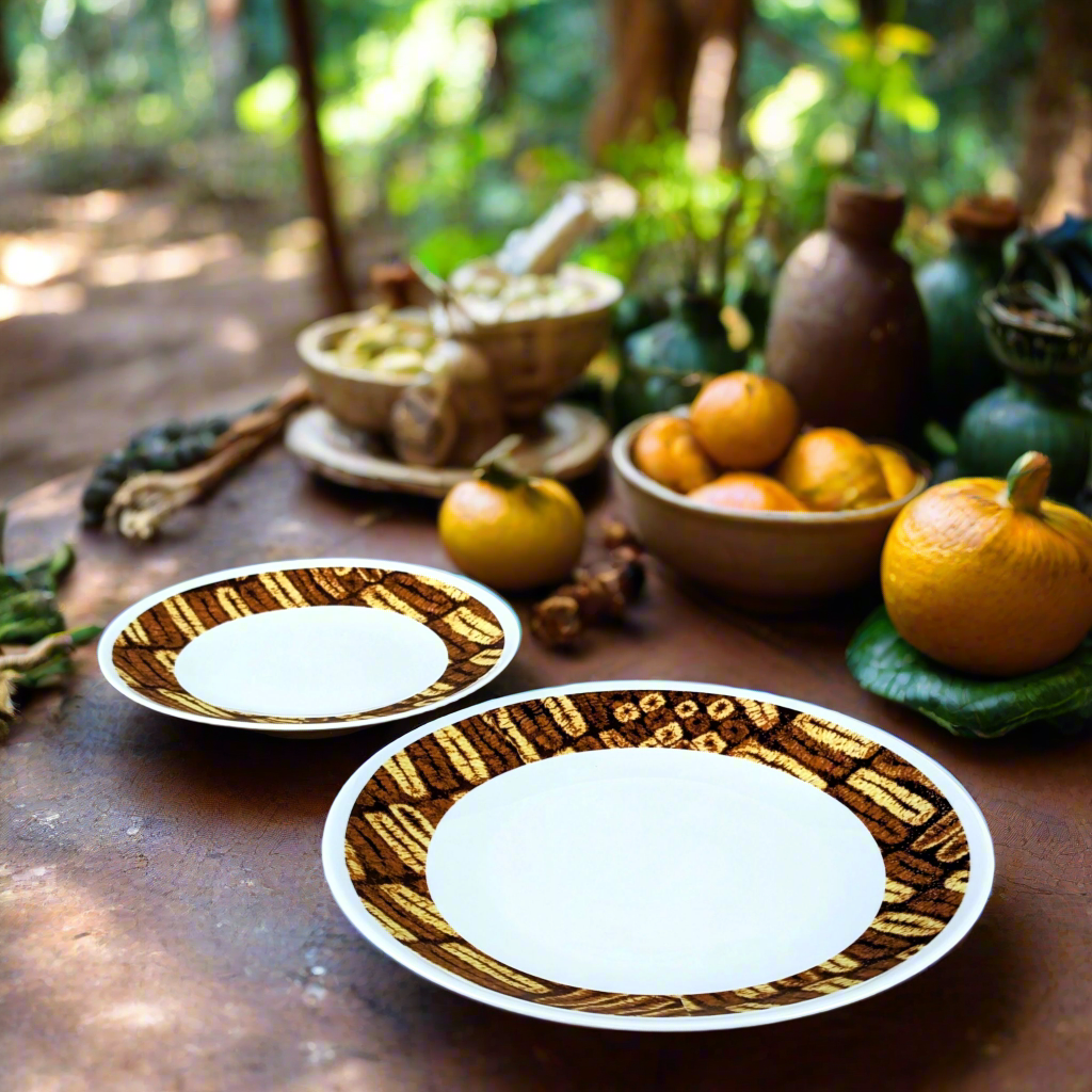 Coffret d'assiettes rondes en porcelaine fine Française fabriquées à la demande avec motif anneaux larges Ethnique de Côté d'Ivoire "Dida" dans coffret de 6