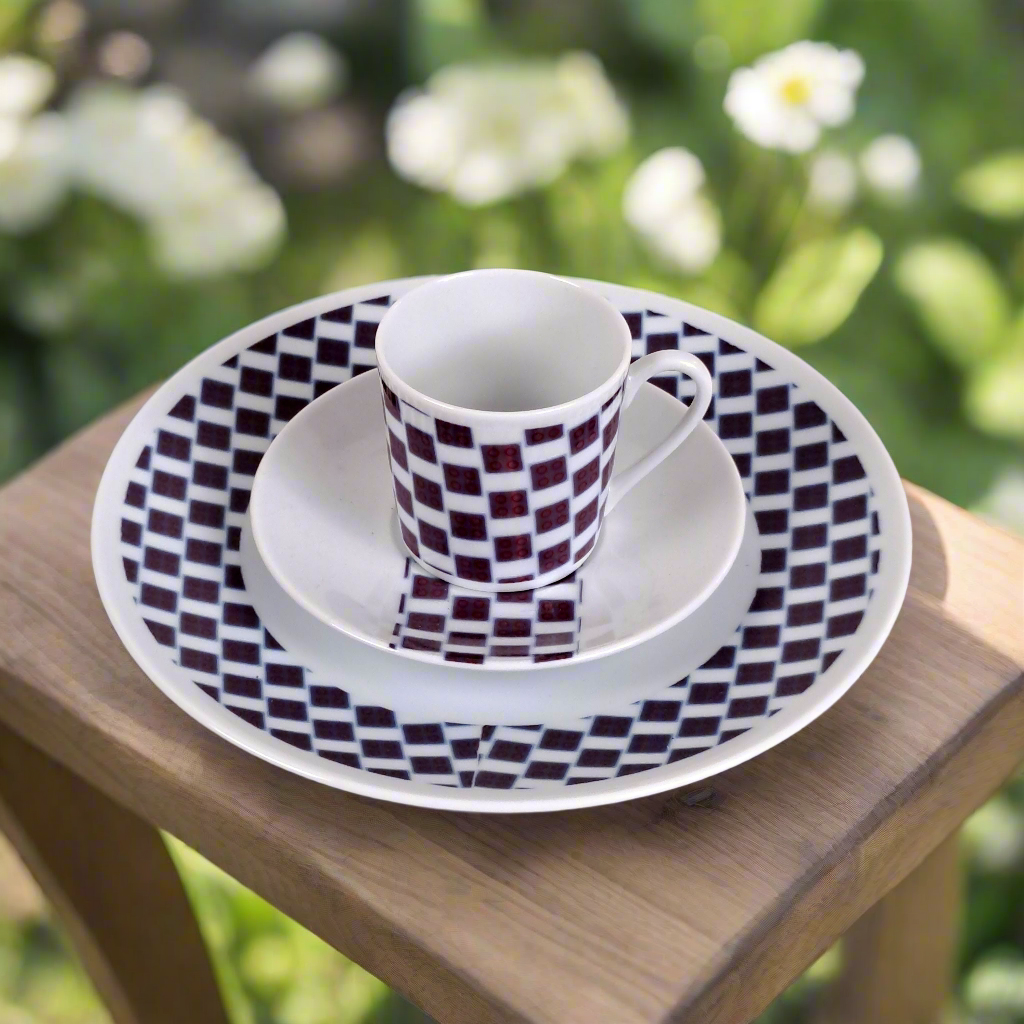 Tasse à Café avec soucoupe en porcelaine fine Française fabriquée à la demande motif plein WAX d'afrique "Ludo Kouin"