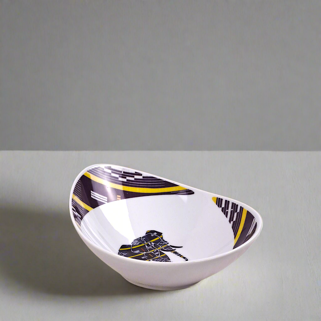 Coffret d'assiettes ovales en porcelaine fine Française fabriquées à la demande avec motif anneau Ethnique "Baoulé" de Côte d'Ivoire dans coffret de 6 assiettes