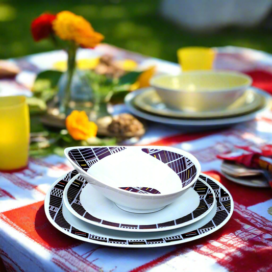 Coffret d'assiettes ovales en porcelaine fine Française fabriquées à la demande avec  motif anneaux Ethnique de Côté d'Ivoire "Sénoufo bleu indigo" dans coffret de 6