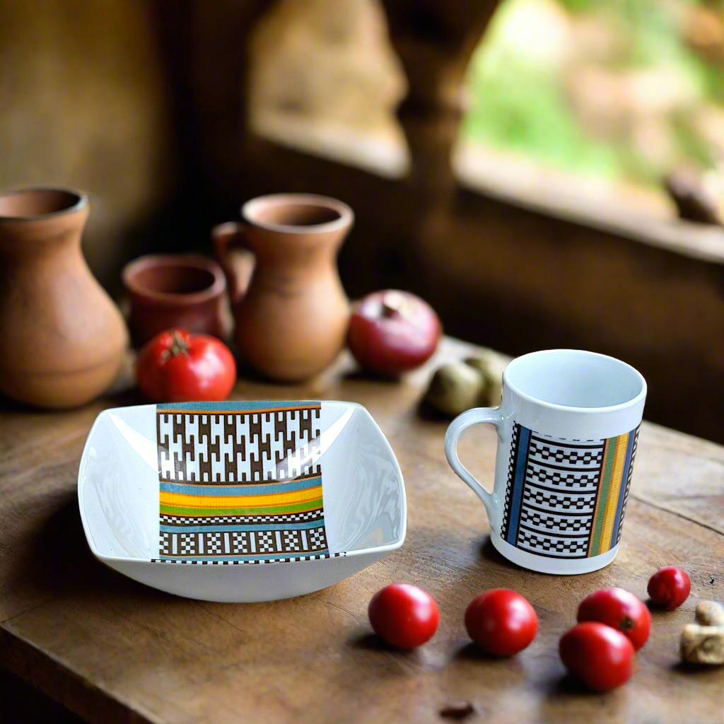 Mug en porcelaine fine Française fabriqué à la demande, motif ethnique, extérieur "kanta" du Niger