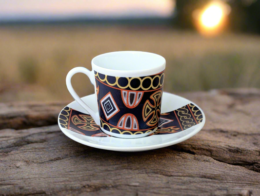Tasse à Café en porcelaine fine Française fabriquée à la demande avec soucoupe motif bande africain "Ndop Bamoun" du Cameroun