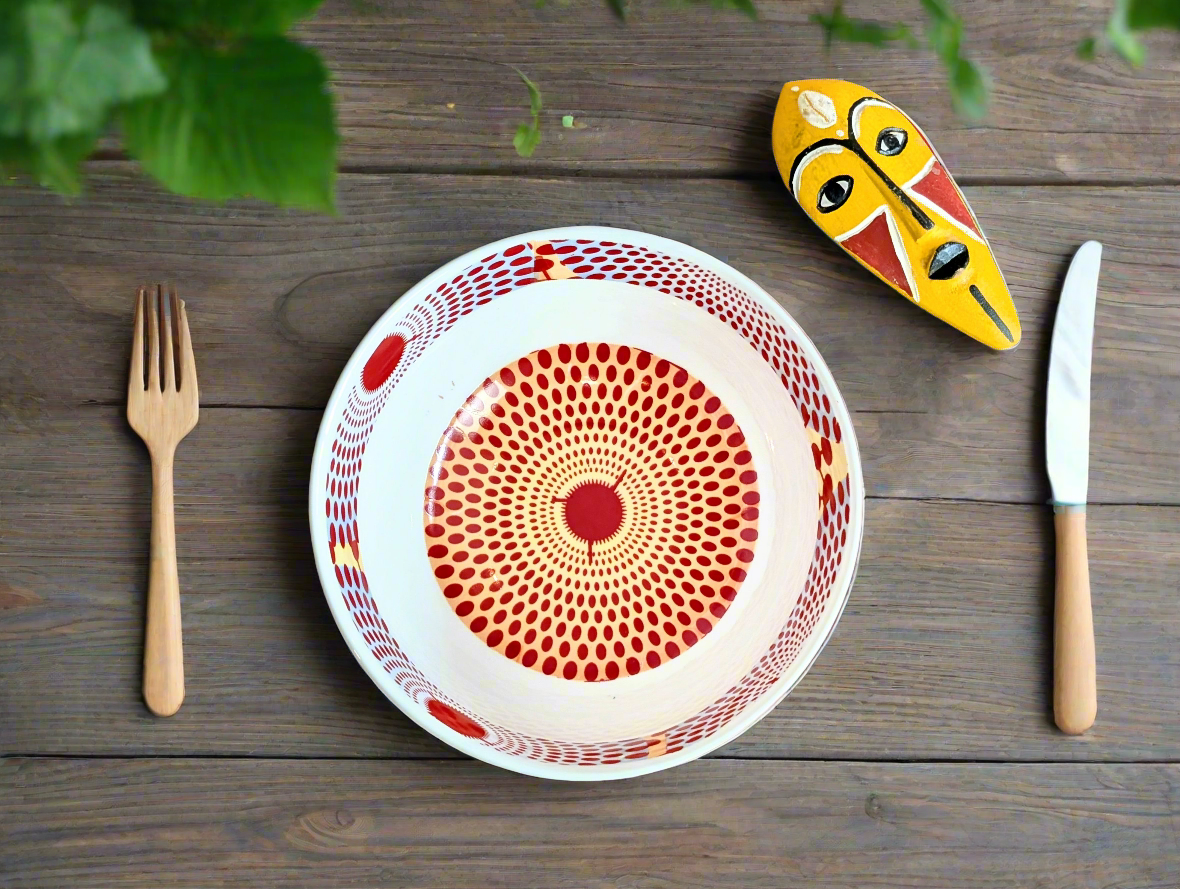 Bol grenaillé à l'extérieur en porcelaine, motif wax d'Afrique "Gammaphone rouge" à l'intérieur