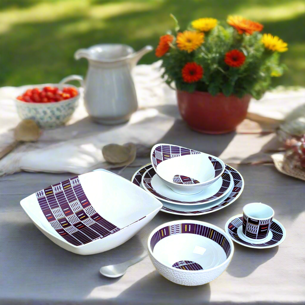 Coffret d'assiettes ovales en porcelaine fine Française fabriquées à la demande avec motif anneaux Ethnique de Côté d'Ivoire "Sénoufo bleu indigo" dans coffret de 6