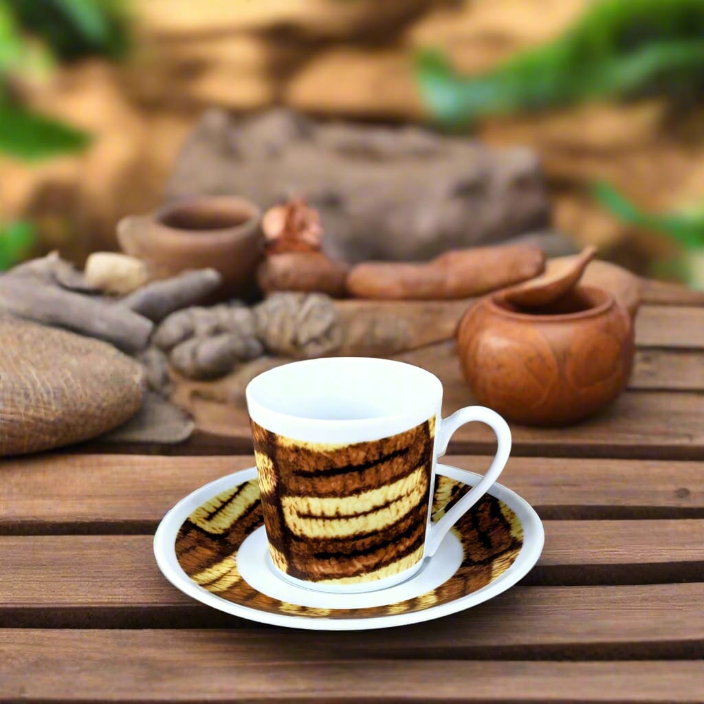 Tasse à Café en porcelaine fine Française fabriquée à la demande avec soucoupe motif anneau africain "Dida" de Côte d'Ivoire