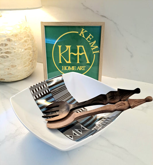 Saladier en porcelaine fine Française fabriqué à la demande motif bande Ethnique d'Afrique "Kanta" bleu du Niger dans coffret