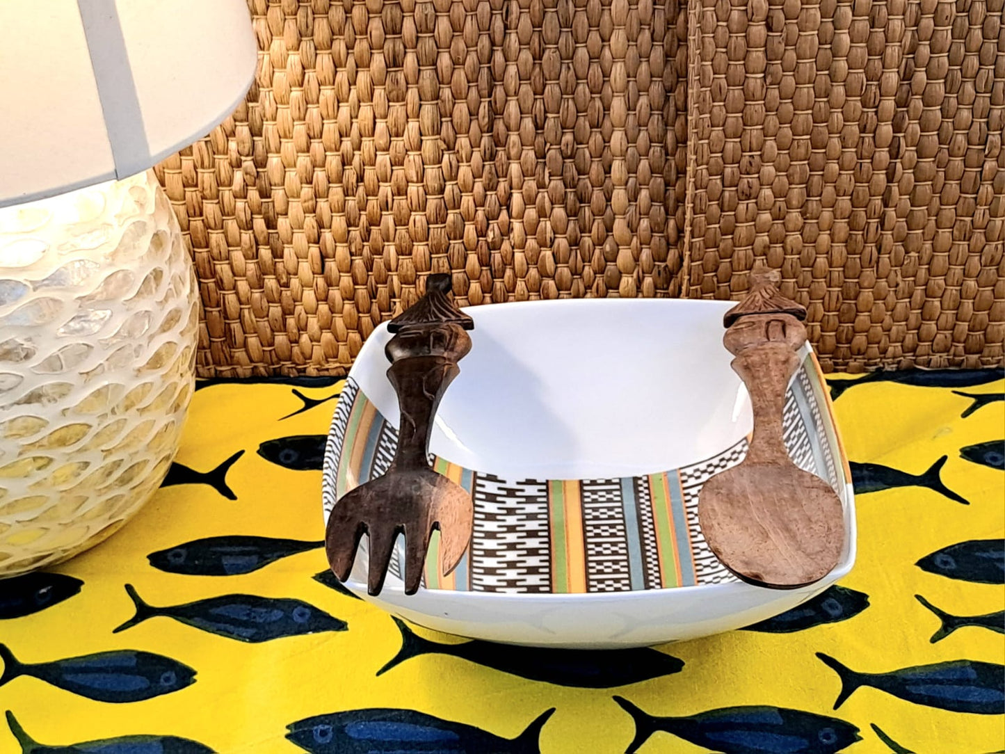 Saladier en porcelaine fine Française fabriquées à la demande motif bande Ethnique d'Afrique "Kanta" du Niger dans coffret