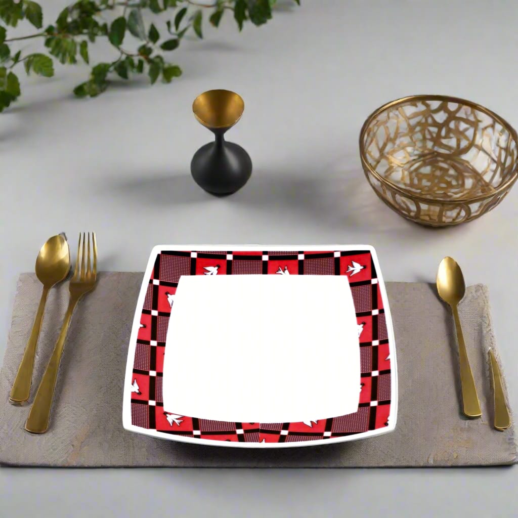 Coffret d'assiettes carrées en porcelaine fine Française fabriquées à la demande avec motif bande Ethnique d'Afrique "Lwili-Pende" du Burkina Faso dans coffret cadeau de 6 assiettes.
