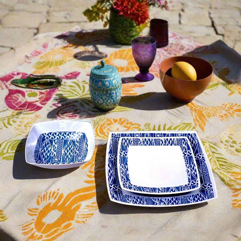 Coffret de 6 pièces carrées avec motif anneau "Ndop", présenté dans un coffret