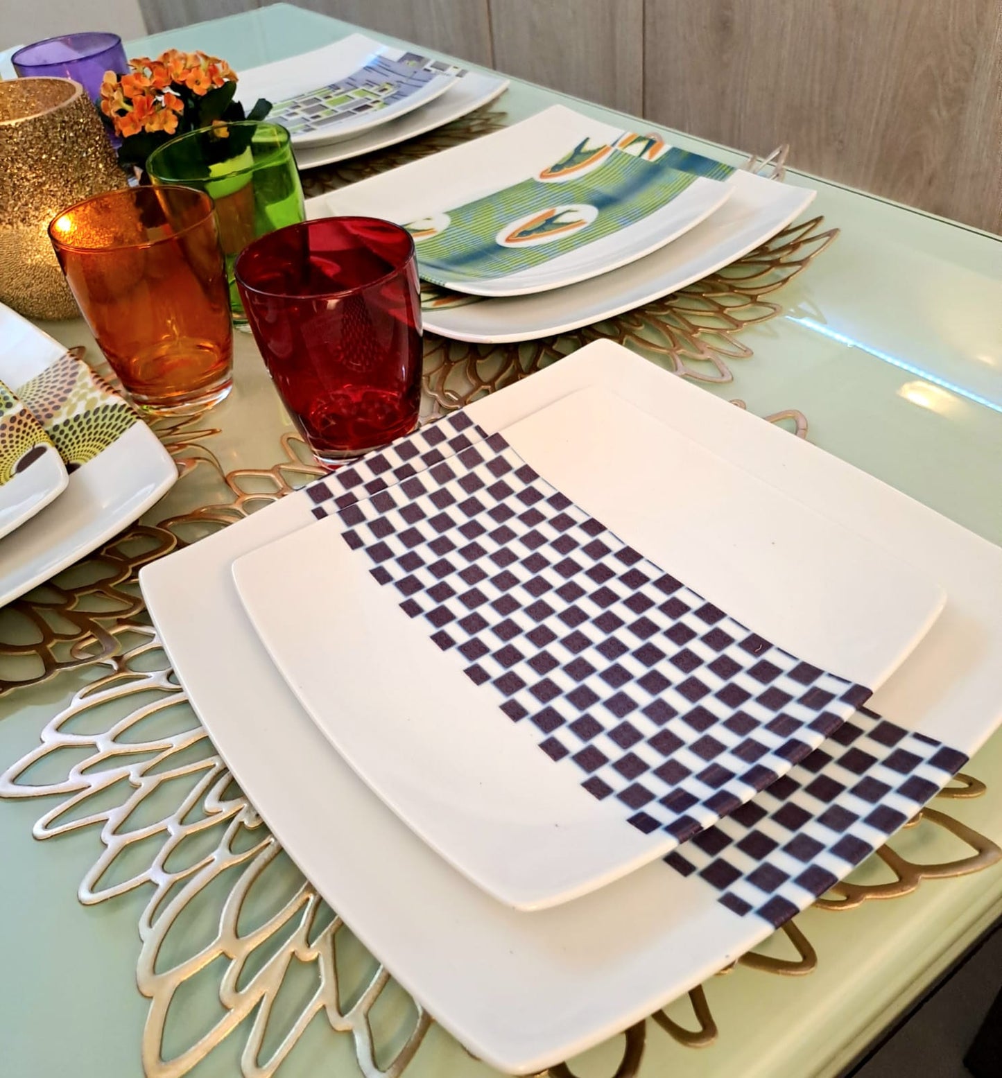 Set of square plates in fine French porcelain made to order with African WAX band motif "Ludo Kouin" in a set of 12