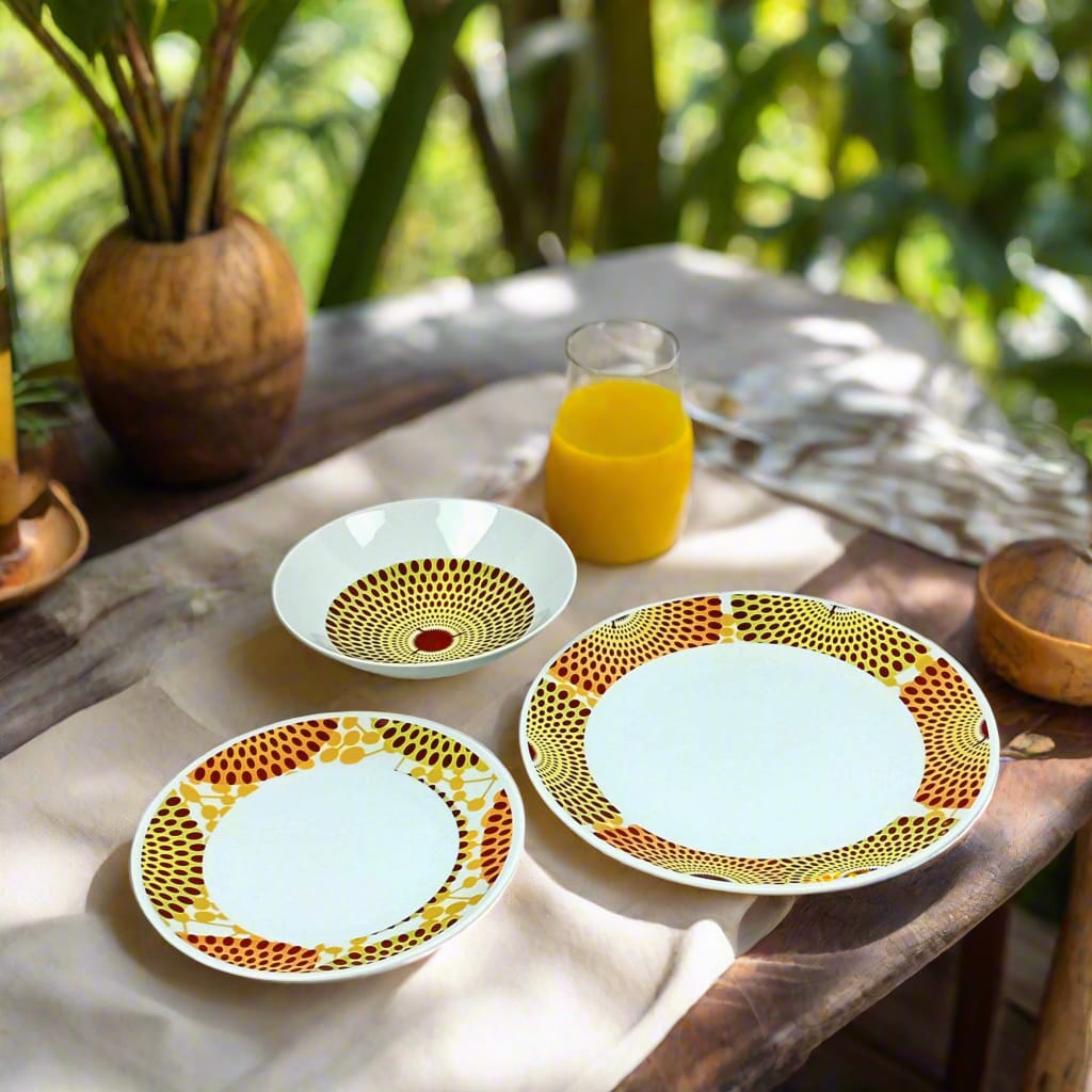 Coffret d'assiettes en porcelaine Française fabriquées à la demande avec motif anneaux larges wax d'Afrique Gammaphone orange dans coffret