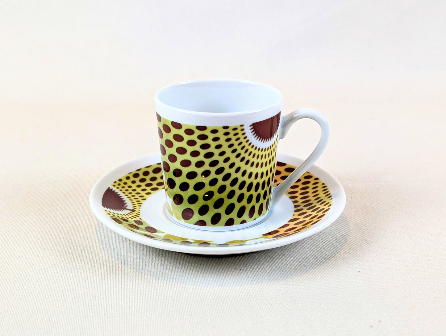 Tasse à Café en porcelaine Française avec soucoupe motif plein wax d'Afrique Gammaphone