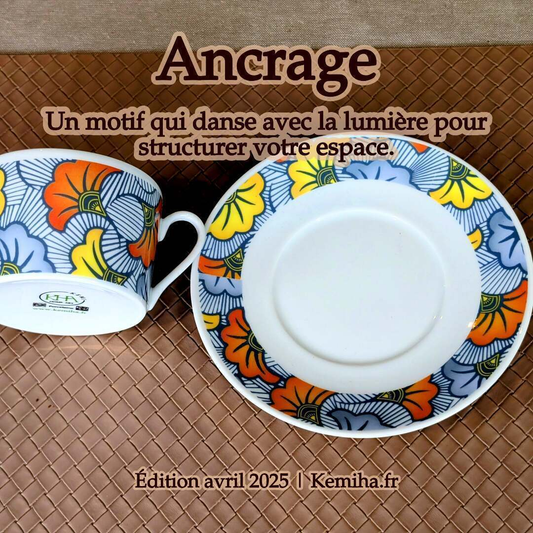 Tasse à Thé & Soucoupe en Porcelaine – Motif "Fleurs de Mariage"