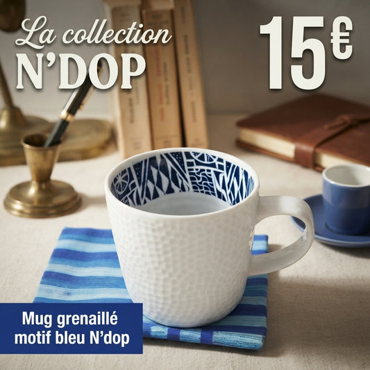 Mug grenaillé à l'extérieur en porcelaine fine fabriqué à la demande, motif bleu N'dop à l'intérieur