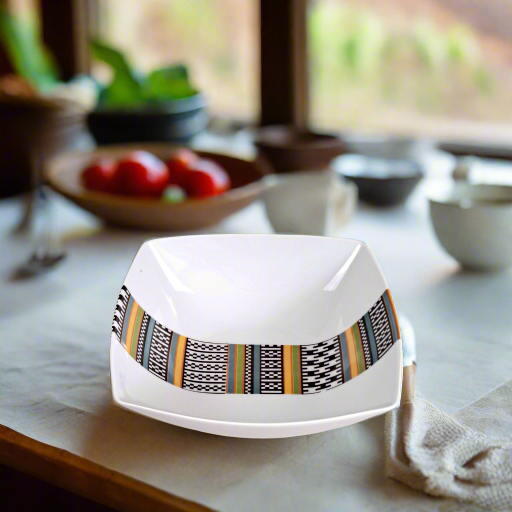 Saladier en porcelaine fine Française fabriquées à la demande motif bande Ethnique d'Afrique "Kanta" du Niger dans coffret