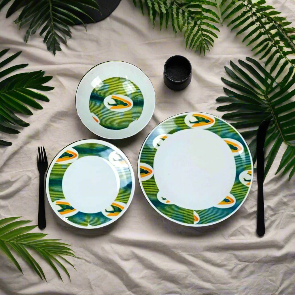 Assiettes en porcelaine fine – Motif africain WAX 'Hirondelles' – Fabrication française personnalisée