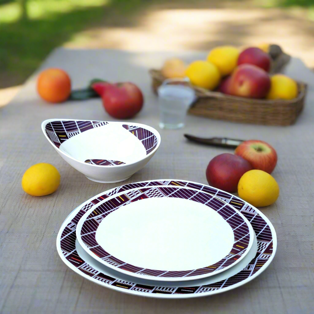 Coffret d'assiettes ovales en porcelaine fine Française fabriquées à la demande avec  motif anneaux Ethnique de Côté d'Ivoire "Sénoufo bleu indigo" dans coffret de 6