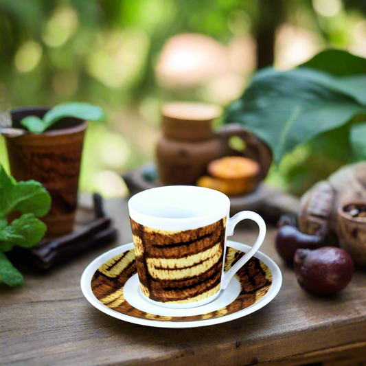 Tasse à Café en porcelaine fine Française fabriquée à la demande avec soucoupe motif anneau africain "Dida" de Côte d'Ivoire