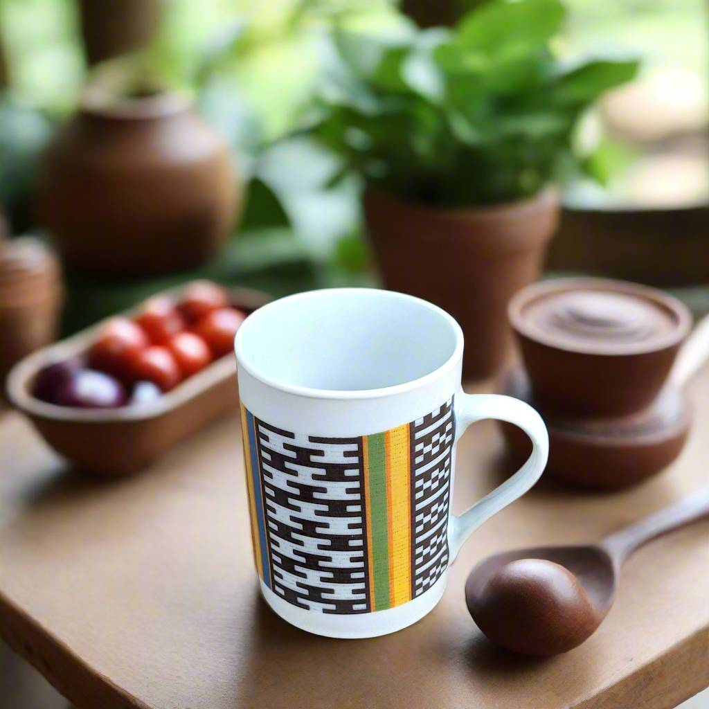 Mug en porcelaine fine Française fabriqué à la demande, motif ethnique,  extérieur  "kanta" du Niger