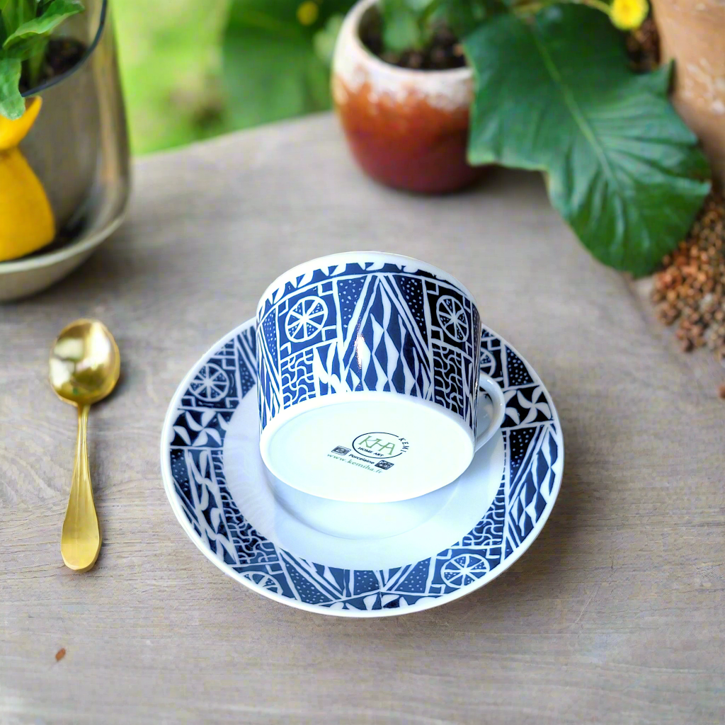 Tasse à Thé avec soucoupe motif plein "Ndop" bleu
