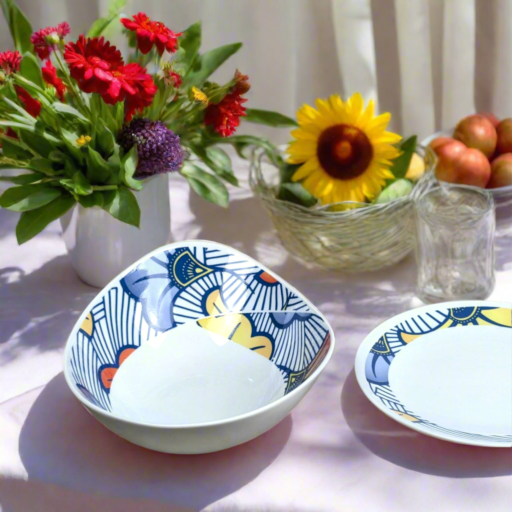 Saladier ovale en porcelaine fine Française fabriqué à la demande motif WAX anneau en spirale  "Fleurs de mariage"