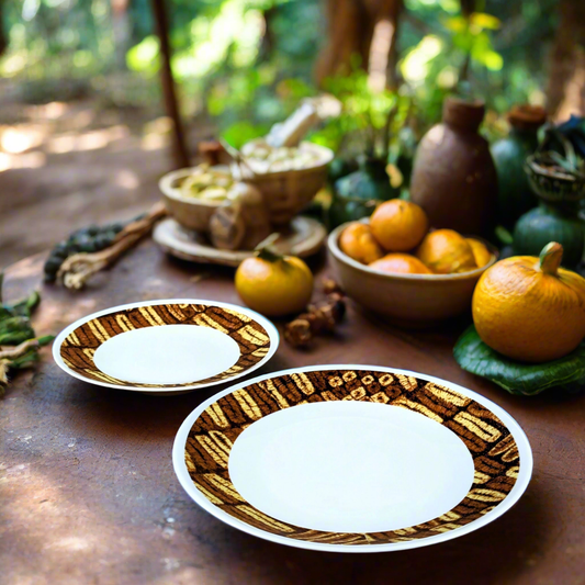 Coffret d'assiettes rondes en porcelaine fine Française fabriquées à la demande avec  motif anneaux larges Ethnique de Côté d'Ivoire "Dida" dans coffret de 6