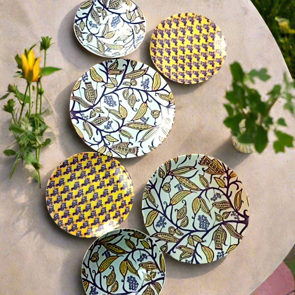Coffret d'assiettes rondes en porcelaine fine Française fabriquées à la demande avec  motif plein larges WAX d'afrique"Makaïva" dans coffret 6