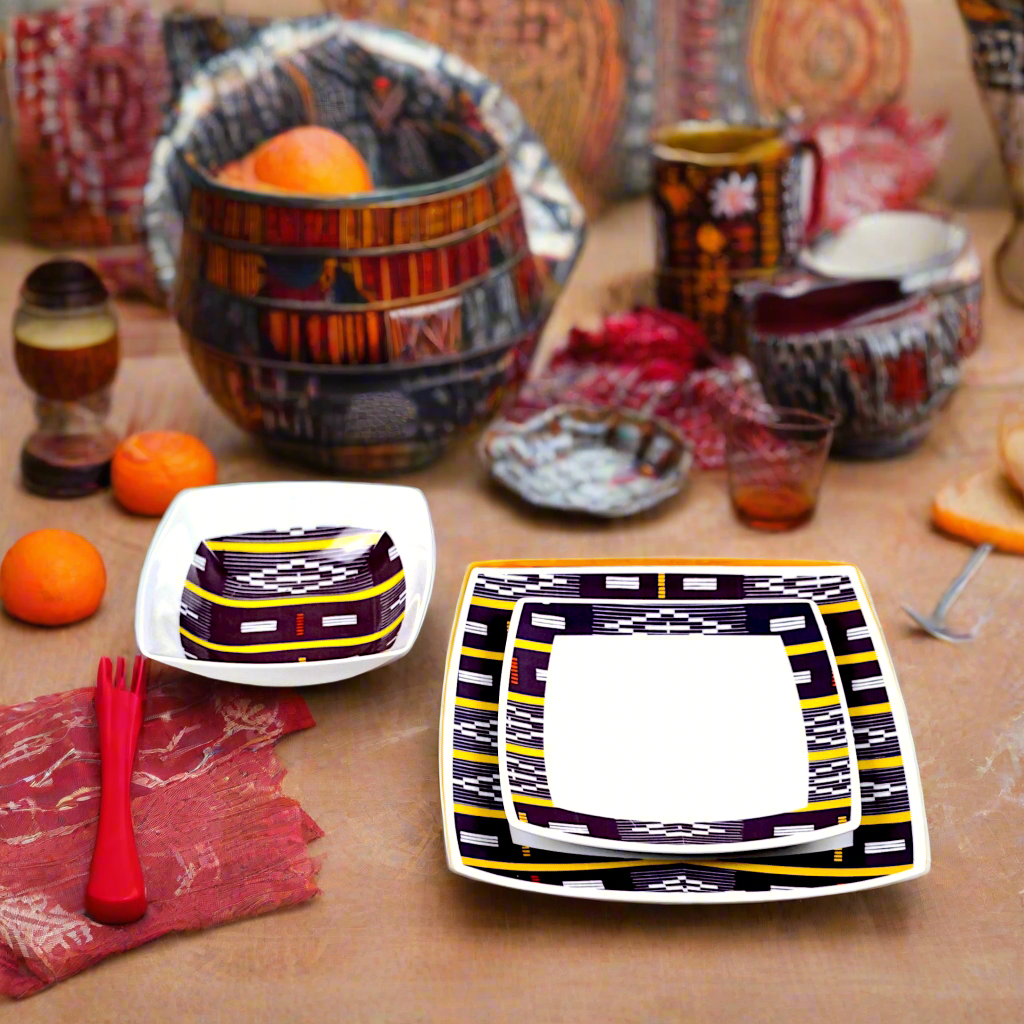 Coffret d'assiettes carrées en porcelaine fine Française fabriquées à la demande avec motif bande Ethnique d'Afrique "Baoulé" de Côte d'Ivoire dans coffret de 6 assiettes