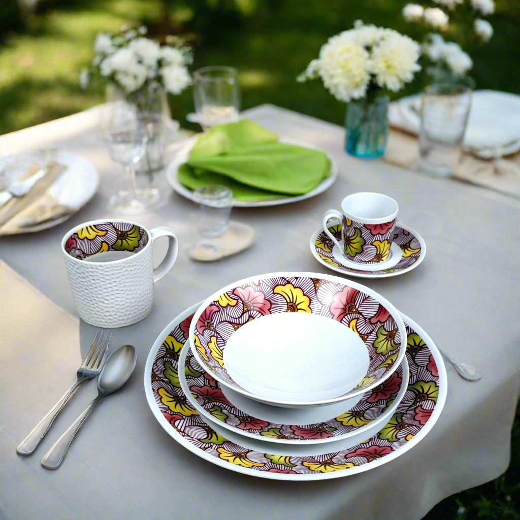 Coffret d'assiettes en porcelaine fine Française fabriquées à la demande avec motif anneaux larges "Fleurs de Mariage" rose magenta dans coffret de 6