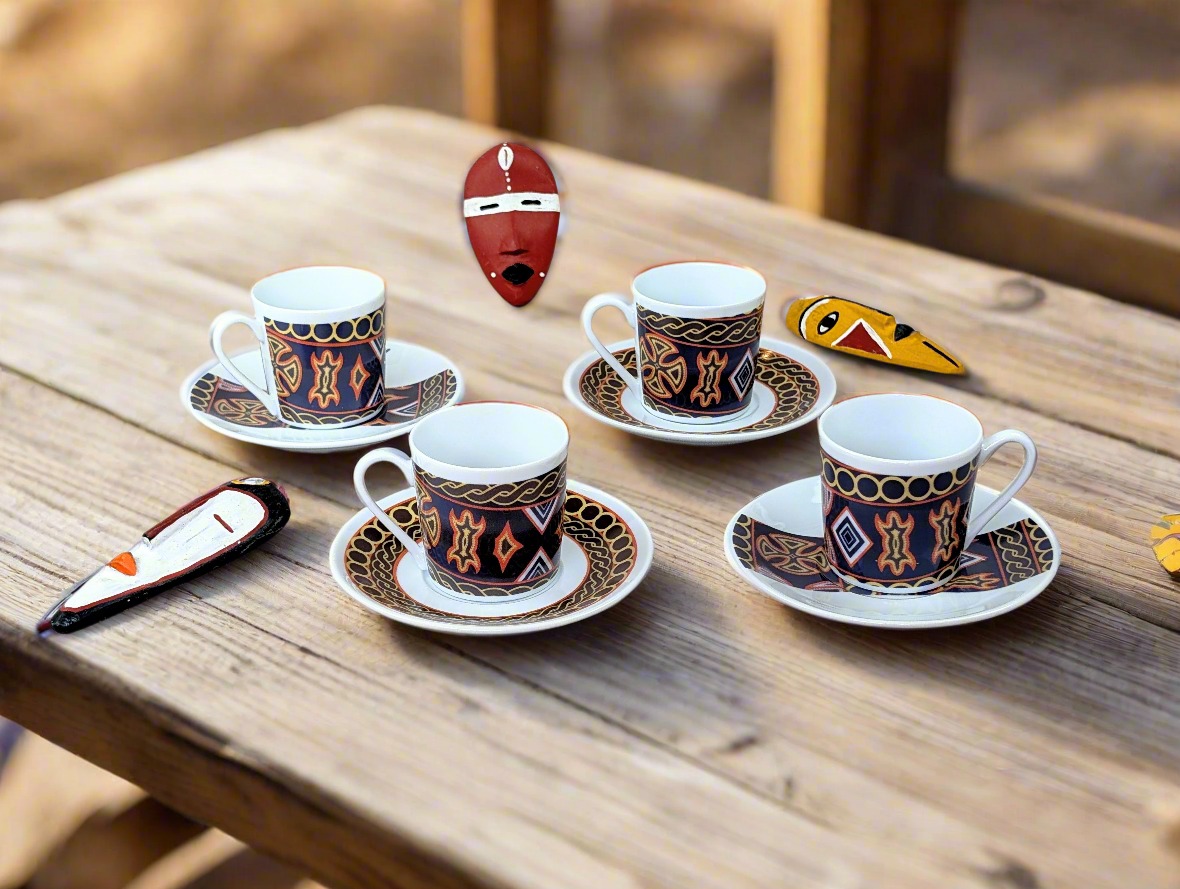 Tasse à Café en porcelaine fine Française fabriquée à la demande avec soucoupe motif bande africain "Ndop Bamoun" du Cameroun