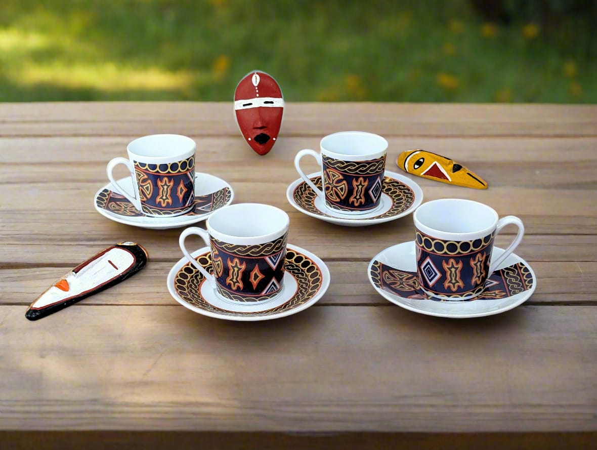 Tasse à Café en porcelaine fine Française fabriquée à la demande avec soucoupe motif bande africain "Ndop Bamoun" du Cameroun