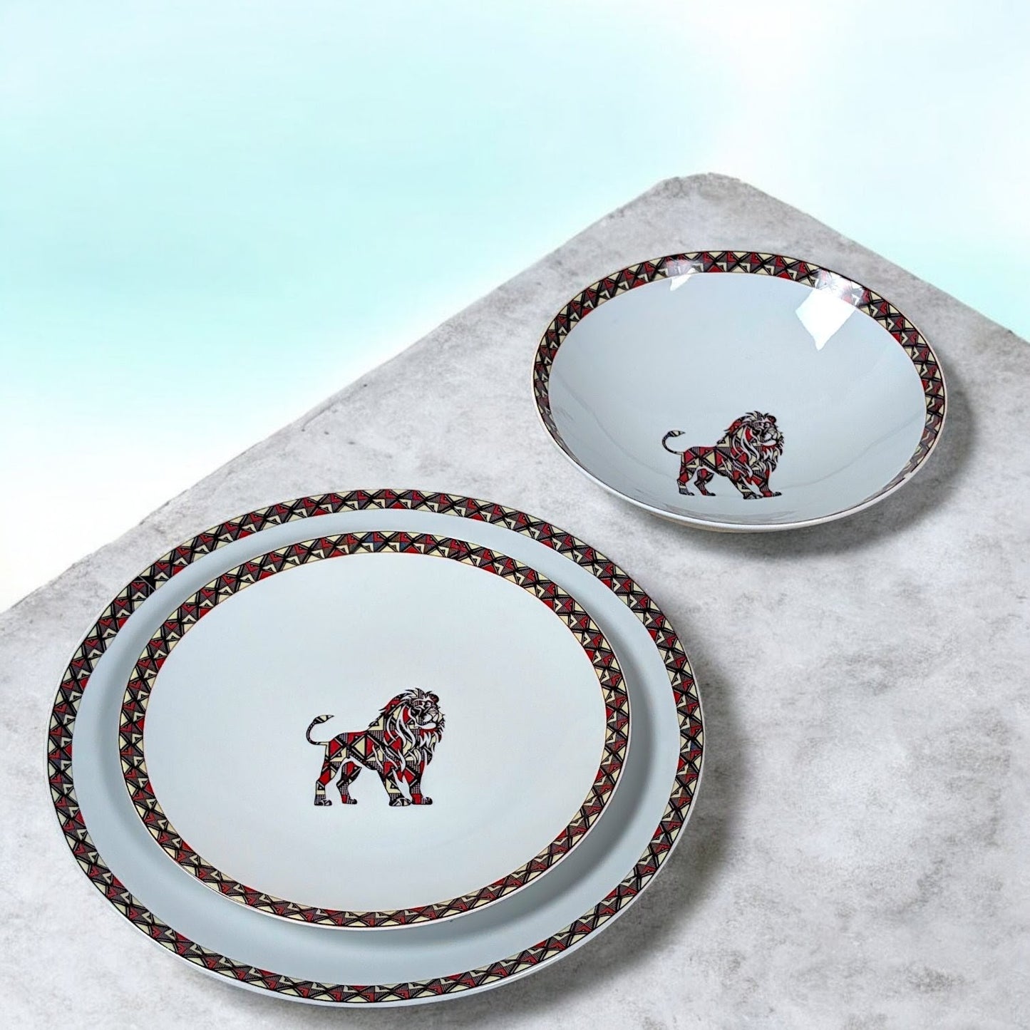 Coffret d'assiettes rondes en porcelaine fine Française avec  motif anneaux fins Ethnique bogolan détaillé avec "lion" de Côte d'ivoire (6 assiettes)