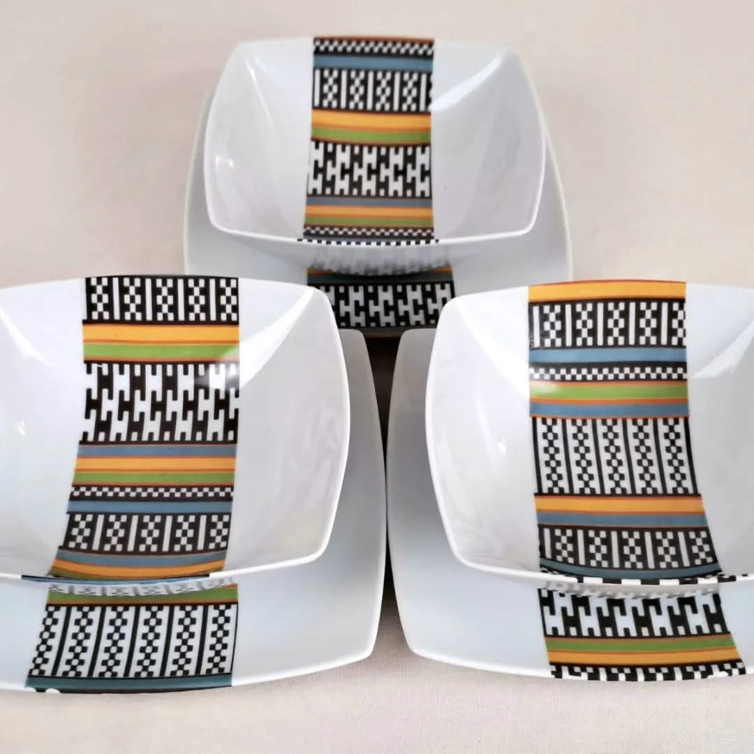 Box of 6 square pieces with ethnic band pattern "Kounta" or "Kanta" from Niger, presented in a box.