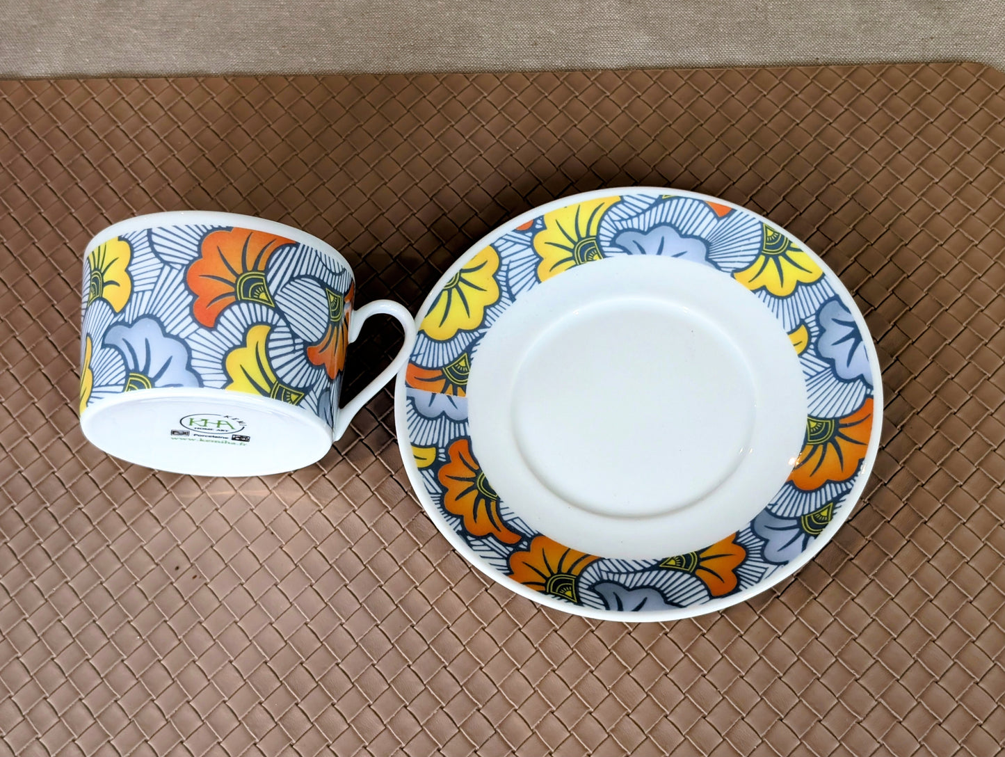 Tasse à Thé avec soucoupe motif plein "Fleurs de Mariage"