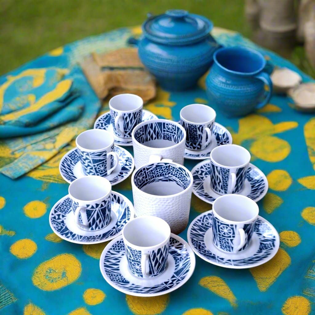 Mug grenaillé à l'extérieur, motif bleu "Ndop" à l'intérieur