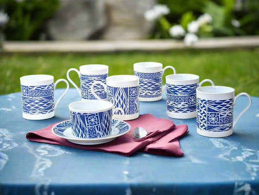 Mug en porcelaine fine Française fabriqué à la demande, motif d'Afrique, camerounais extérieur bleu "Ndop"