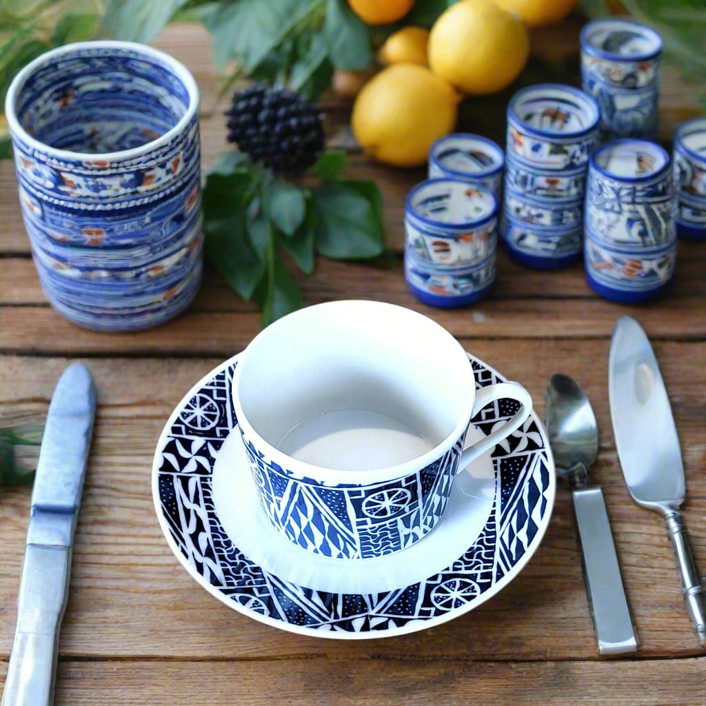 Tasse à Thé avec soucoupe motif plein "Ndop" bleu