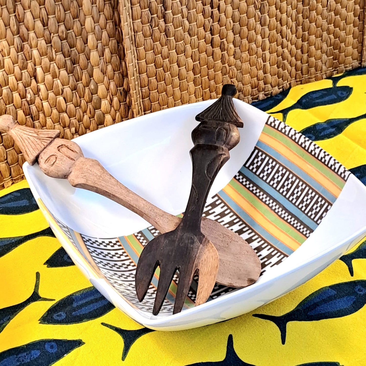 Saladier en porcelaine fine Française fabriquées à la demande motif bande Ethnique d'Afrique "Kanta" du Niger dans coffret