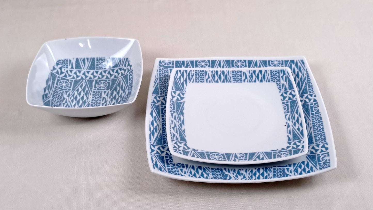 Coffret de 6 pièces carrées avec motif anneau "Ndop", présenté dans un coffret