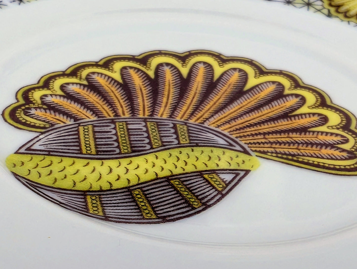 Tasse à Café en porcelaine Française avec soucoupe motif plein wax d'Afrique motif "escargot"