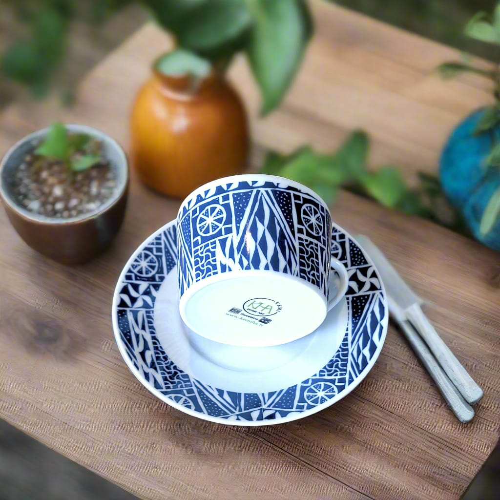 Tasse à Thé avec soucoupe motif plein "Ndop" bleu