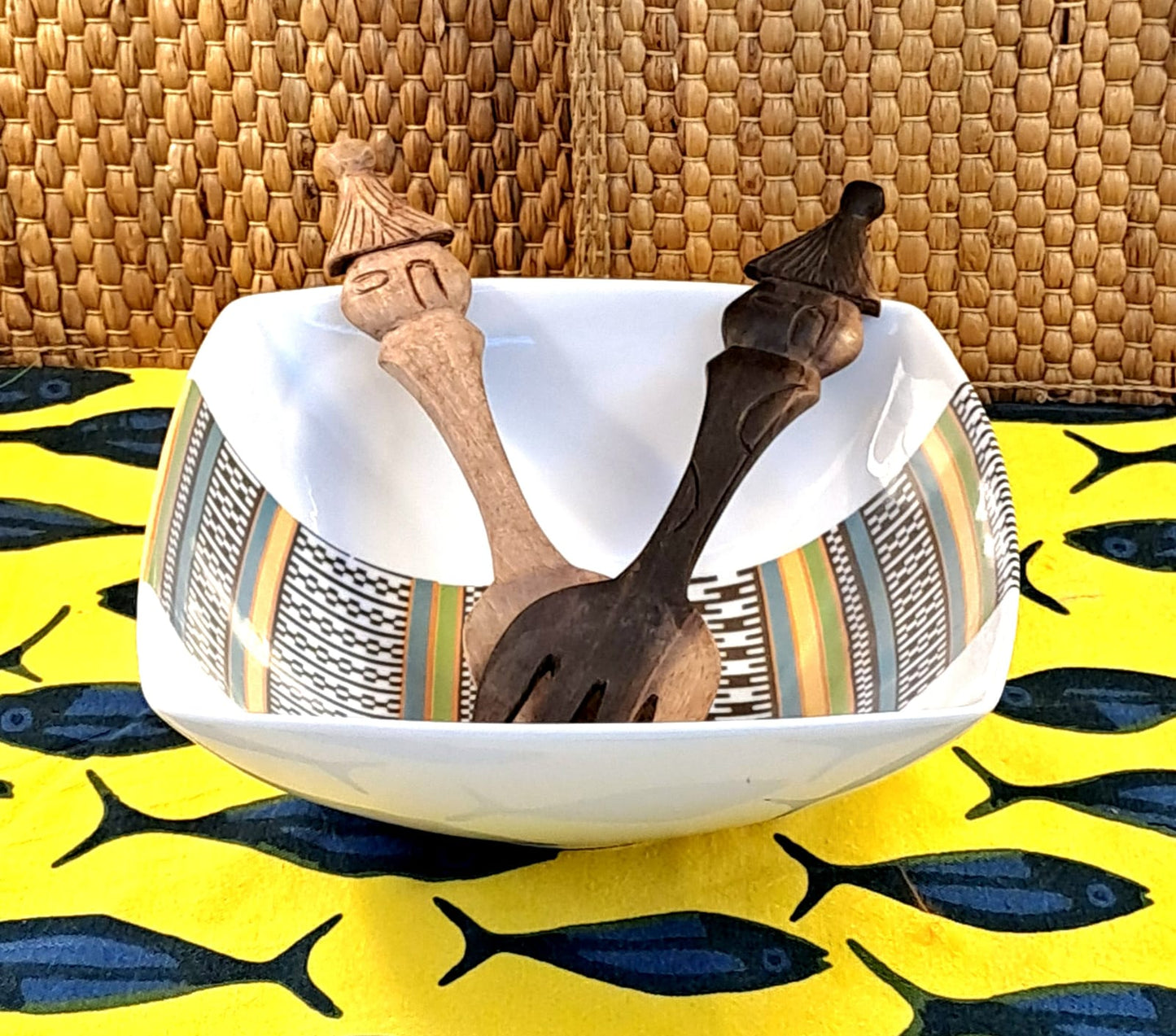 Saladier en porcelaine fine Française fabriquées à la demande motif bande Ethnique d'Afrique "Kanta" du Niger dans coffret